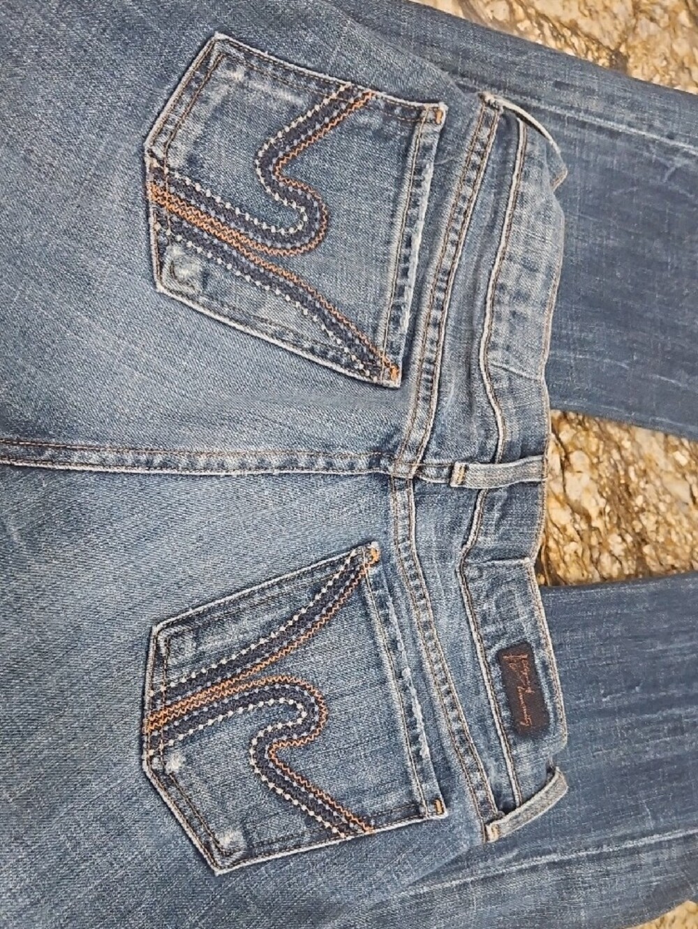 Citizens Of Humanity Women's Blue Washed Jeans. Size 28 Inseam 29.5" Rise 7.5" - Picture 3 of 11